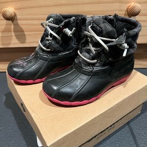 *SOLD* Sperry Black/Pink Saltwater Wool Rain Boot Size 9